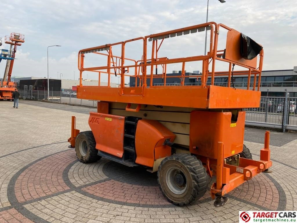 JLG 4394RT Diesel 4x4 Scissor Work Lift 1511cm - Ngritës gërshërë: foto 2 JLG 4394RT Diesel 4x4 Scissor Work Lift 1511cm - Ngritës gërshërë: foto 2