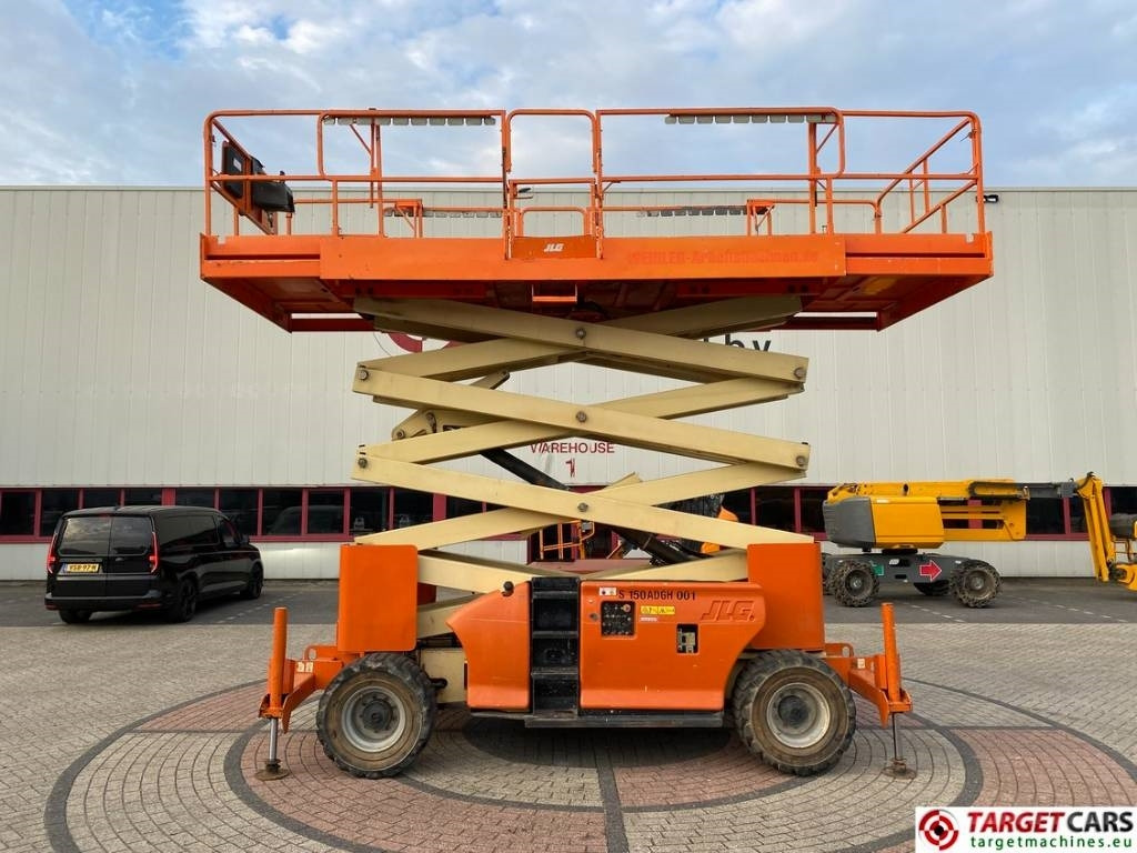 JLG 4394RT Diesel 4x4 Scissor Work Lift 1511cm - Ngritës gërshërë: foto 5 JLG 4394RT Diesel 4x4 Scissor Work Lift 1511cm - Ngritës gërshërë: foto 5
