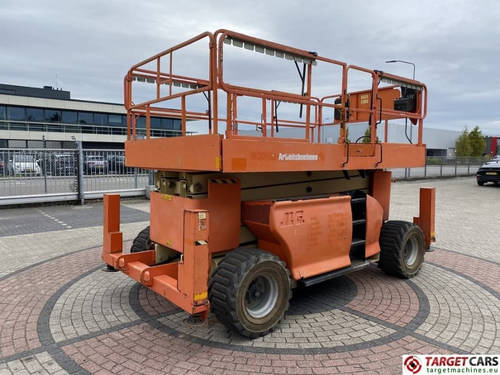 JLG 4394RT Diesel 4x4 Scissor Work Lift 1511cm - Ngritës gërshërë: foto 3 JLG 4394RT Diesel 4x4 Scissor Work Lift 1511cm - Ngritës gërshërë: foto 3