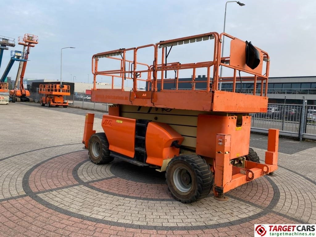 JLG 4394RT Diesel 4x4 Scissor Work Lift 1511cm - Ngritës gërshërë: foto 2 JLG 4394RT Diesel 4x4 Scissor Work Lift 1511cm - Ngritës gërshërë: foto 2