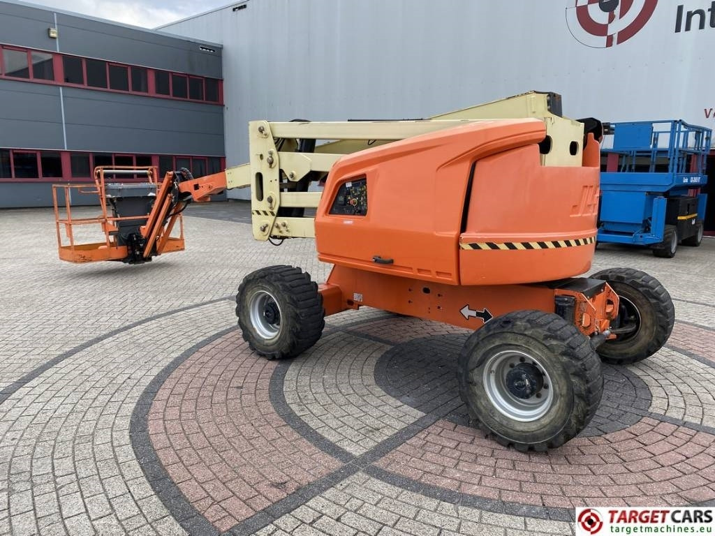 JLG 520AJ Articulated 4x4 Diesel Boom Work Lift 1800cm - Krah me çernjerë: foto 4 JLG 520AJ Articulated 4x4 Diesel Boom Work Lift 1800cm - Krah me çernjerë: foto 4