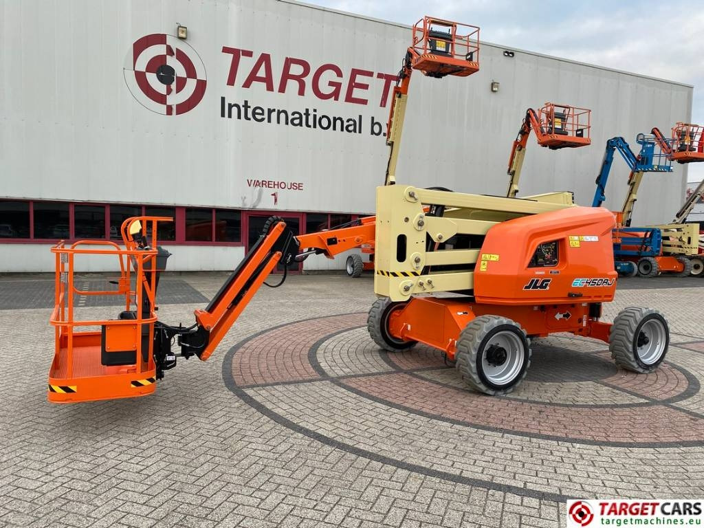 JLG EC450AJ Lithium-Ion Articulated Boom Lift 1572cm - Krah me çernjerë: foto 1 JLG EC450AJ Lithium-Ion Articulated Boom Lift 1572cm - Krah me çernjerë: foto 1