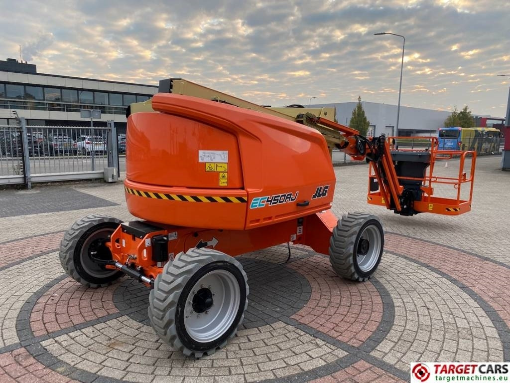 JLG EC450AJ Lithium-Ion Articulated Boom Lift 1572cm - Krah me çernjerë: foto 3 JLG EC450AJ Lithium-Ion Articulated Boom Lift 1572cm - Krah me çernjerë: foto 3