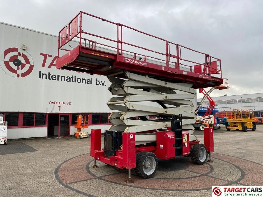 Ngritës gërshërë MEC 6092RT Diesel 4x4 Scissor Work Lift 2020cm: foto 36