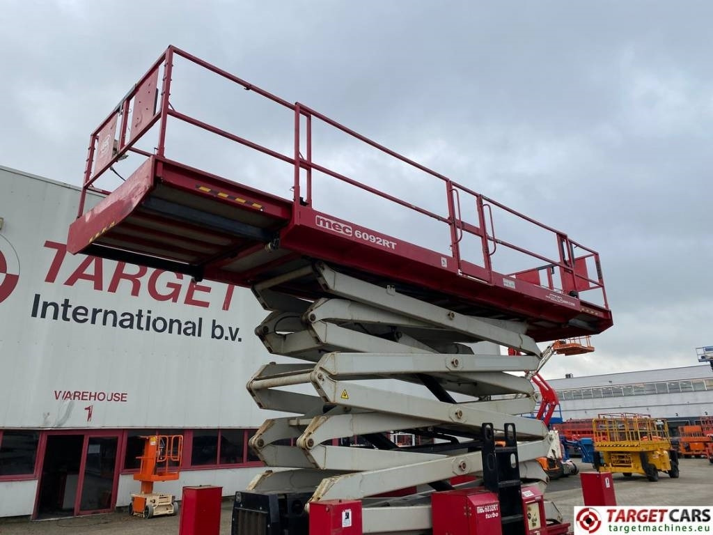 Ngritës gërshërë MEC 6092RT Diesel 4x4 Scissor Work Lift 2020cm: foto 37