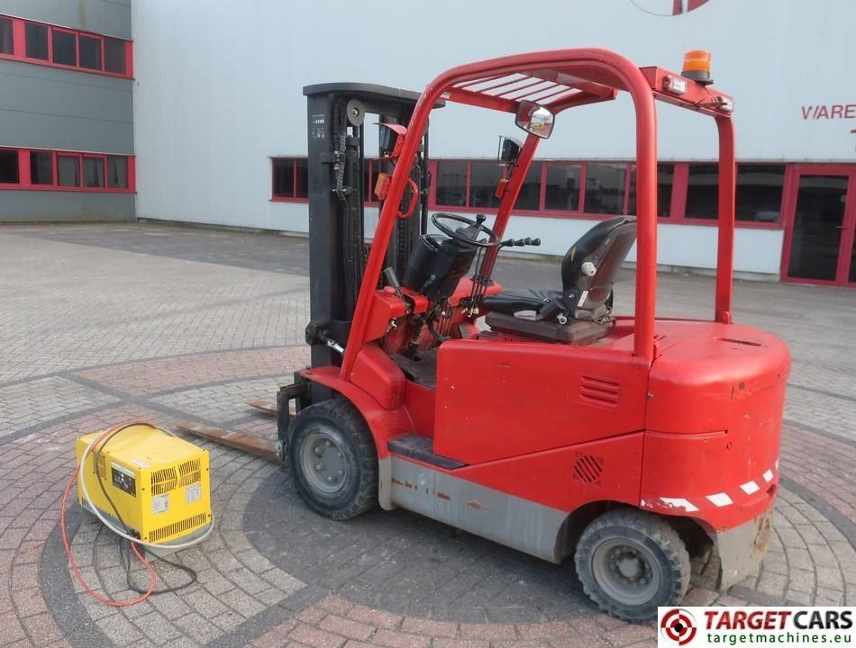 Manitou ME425 Electric 4wheel Forklift 2500KG Triplex450cm - Pirun elektrik: foto 4 Manitou ME425 Electric 4wheel Forklift 2500KG Triplex450cm - Pirun elektrik: foto 4