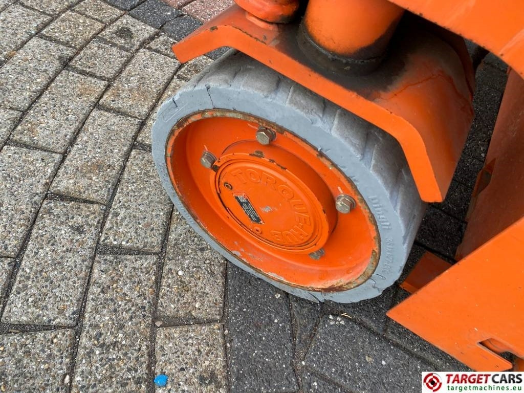 Ngritës gërshërë PB Lifttechnik S140-12EC Electric Scissor Work Lift 1380cm: foto 21 Ngritës gërshërë PB Lifttechnik S140-12EC Electric Scissor Work Lift 1380cm: foto 21