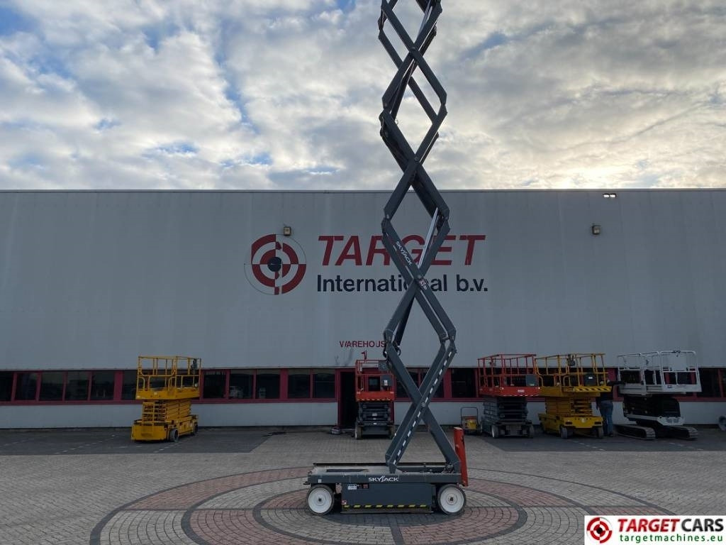 Ngritës gërshërë SkyJack SJIII-4740 Electric 4740 Scissor Work Lift 1380cm: foto 20 Ngritës gërshërë SkyJack SJIII-4740 Electric 4740 Scissor Work Lift 1380cm: foto 20