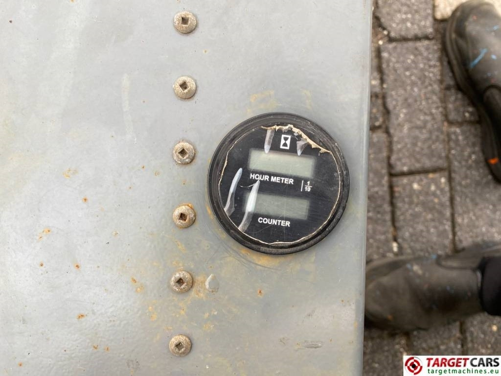 Ngritës gërshërë SkyJack SJIII-4740 Electric 4740 Scissor Work Lift 1380cm: foto 18 Ngritës gërshërë SkyJack SJIII-4740 Electric 4740 Scissor Work Lift 1380cm: foto 18