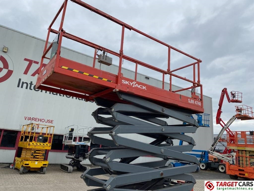 Ngritës gërshërë SkyJack SJIII-4740 Electric 4740 Scissor Work Lift 1380cm: foto 31 Ngritës gërshërë SkyJack SJIII-4740 Electric 4740 Scissor Work Lift 1380cm: foto 31