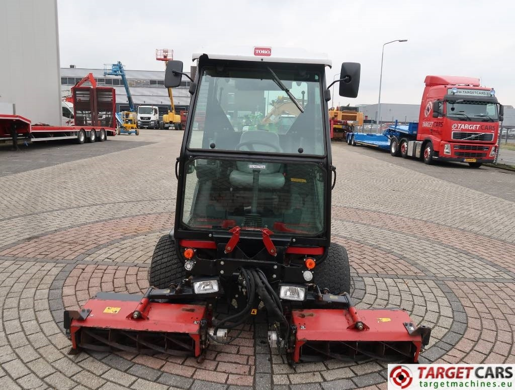 Toro LT3340 3-Gang Hydro 4WD Cylinder Reel Mower - Korrëse bari i kopshtit: foto 4 Toro LT3340 3-Gang Hydro 4WD Cylinder Reel Mower - Korrëse bari i kopshtit: foto 4