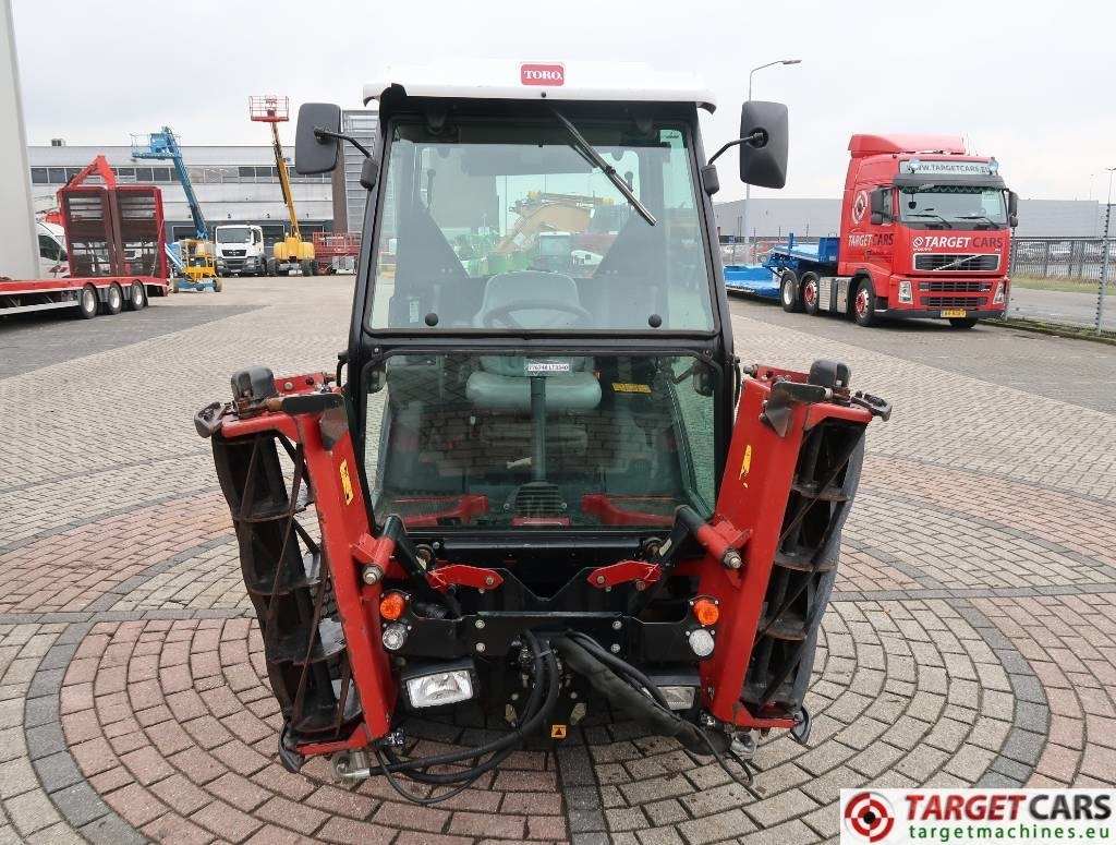 Toro LT3340 3-Gang Hydro 4WD Cylinder Reel Mower - Korrëse bari i kopshtit: foto 3 Toro LT3340 3-Gang Hydro 4WD Cylinder Reel Mower - Korrëse bari i kopshtit: foto 3