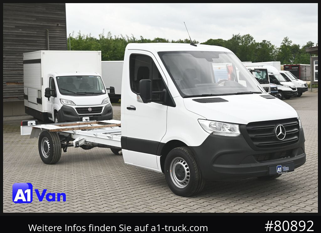 MERCEDES-BENZ Sprinter 317 CDI Fahrgestell, NEU, Klima, Tempomat, 3-Sitzer - Kamion kabinë-shasi: foto 1 MERCEDES-BENZ Sprinter 317 CDI Fahrgestell, NEU, Klima, Tempomat, 3-Sitzer - Kamion kabinë-shasi: foto 1