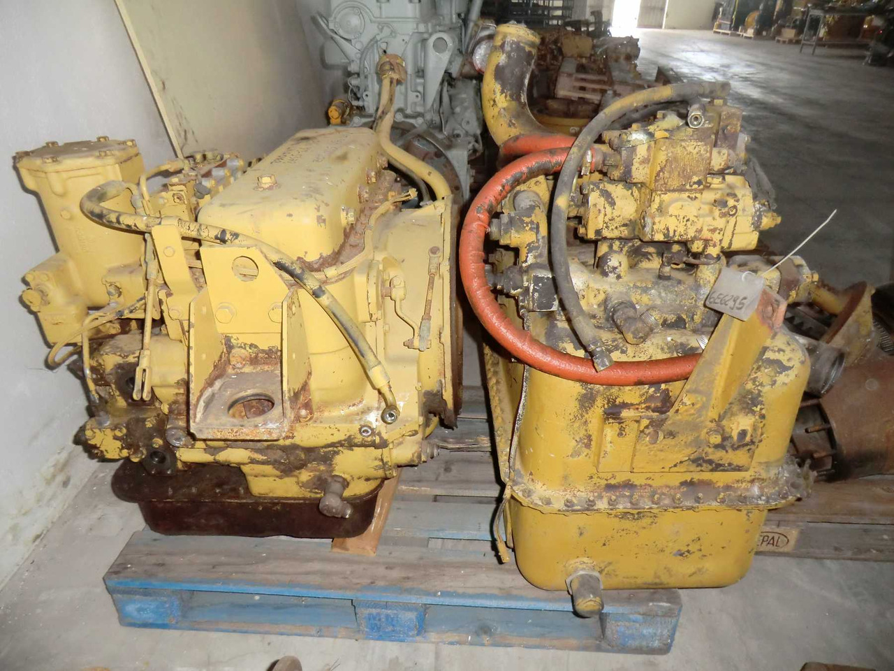 Caterpillar 966F II SERBATOIO - Trupi dhe të jashtme për Makineri ndërtimi: foto 4 Caterpillar 966F II SERBATOIO - Trupi dhe të jashtme për Makineri ndërtimi: foto 4