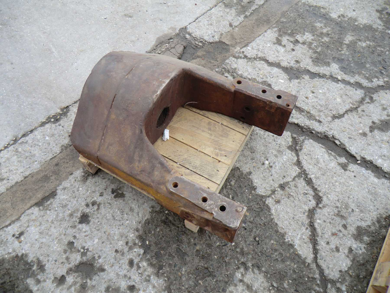 Caterpillar D9 Supporto ruota folle - Pjesë nënkarrocerie për Makineri ndërtimi: foto 1 Caterpillar D9 Supporto ruota folle - Pjesë nënkarrocerie për Makineri ndërtimi: foto 1