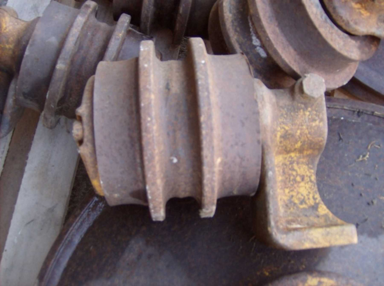 FIAT ALLIS FL8 2 RULLI SUPERIORI - Ruli i zinxhirit për Makineri ndërtimi: foto 1 FIAT ALLIS FL8 2 RULLI SUPERIORI - Ruli i zinxhirit për Makineri ndërtimi: foto 1