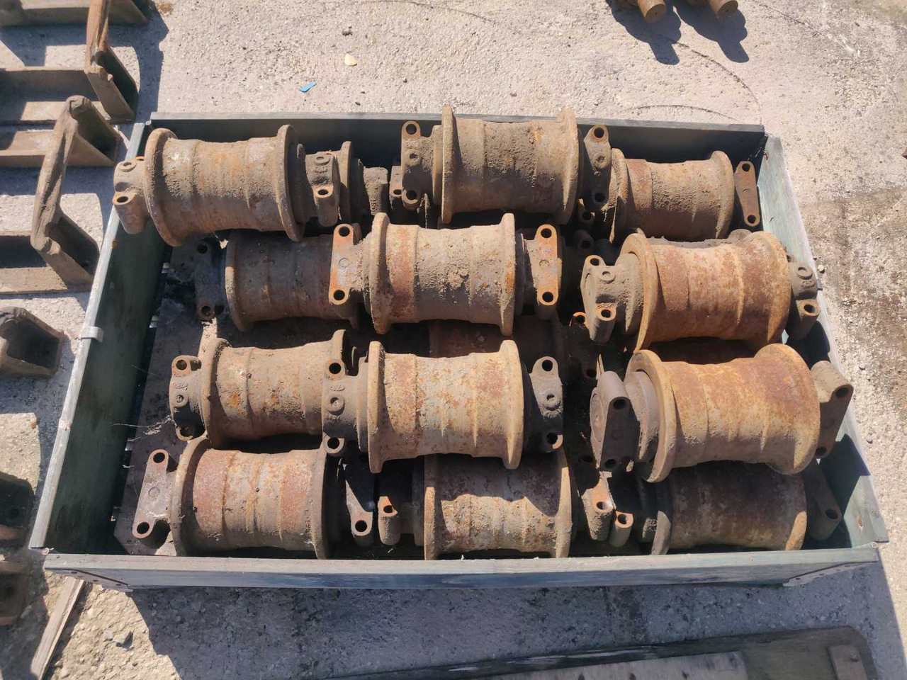 VOLVO EC210C NL RULLI INFERIORI USATI - Ruli i zinxhirit për Makineri ndërtimi: foto 1 VOLVO EC210C NL RULLI INFERIORI USATI - Ruli i zinxhirit për Makineri ndërtimi: foto 1