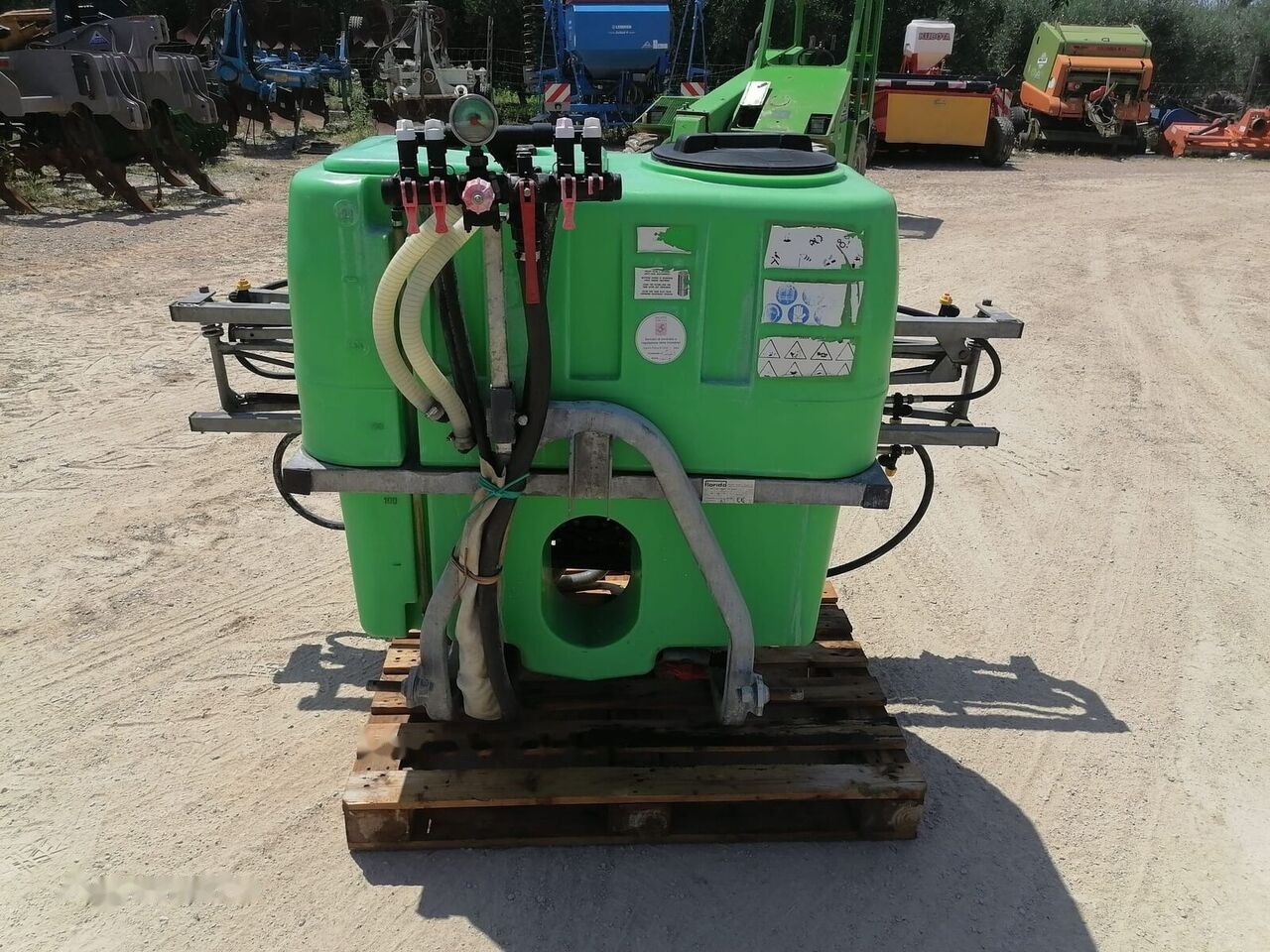 FLORIDA PJD400 - Spërkatës i montuar në traktor: foto 1 FLORIDA PJD400 - Spërkatës i montuar në traktor: foto 1