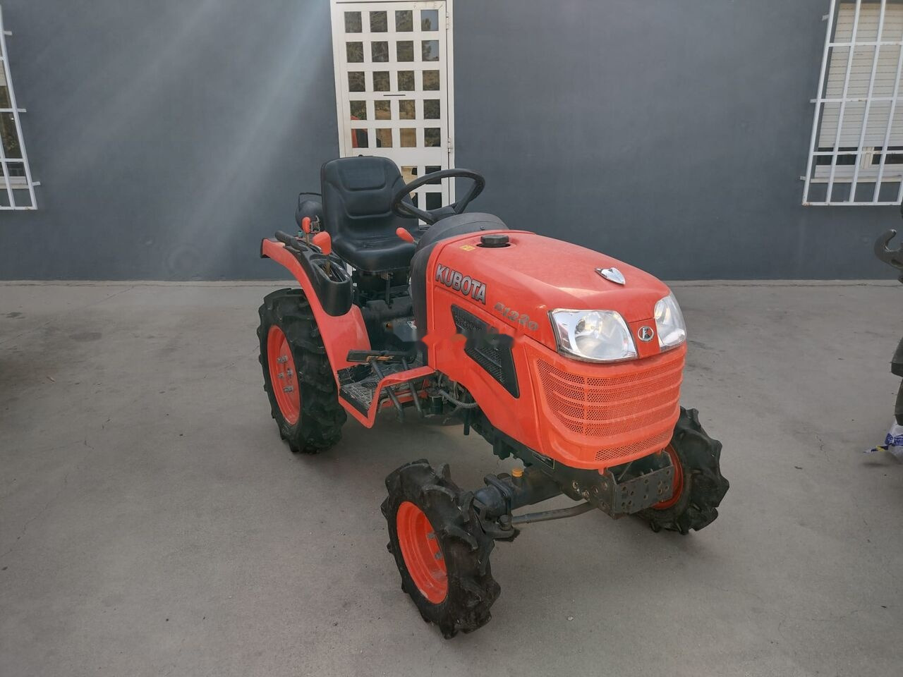 Kubota B1220 - Minitraktor: foto 4 Kubota B1220 - Minitraktor: foto 4