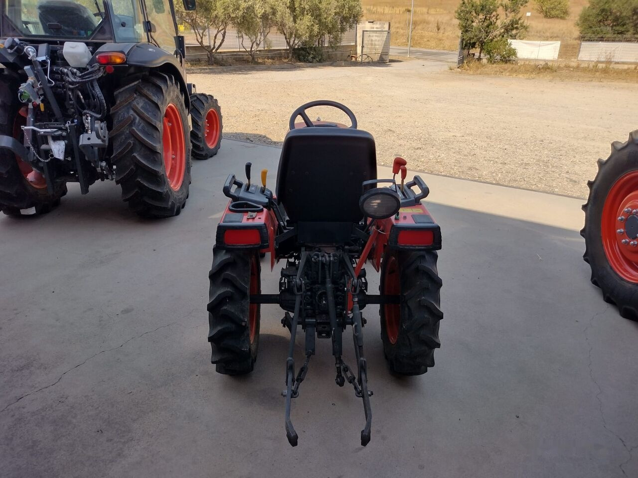 Kubota B1220 - Minitraktor: foto 2 Kubota B1220 - Minitraktor: foto 2