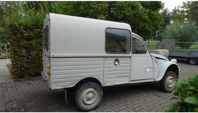 Citroën AK 400 - Veturë: foto 3 Citroën AK 400 - Veturë: foto 3