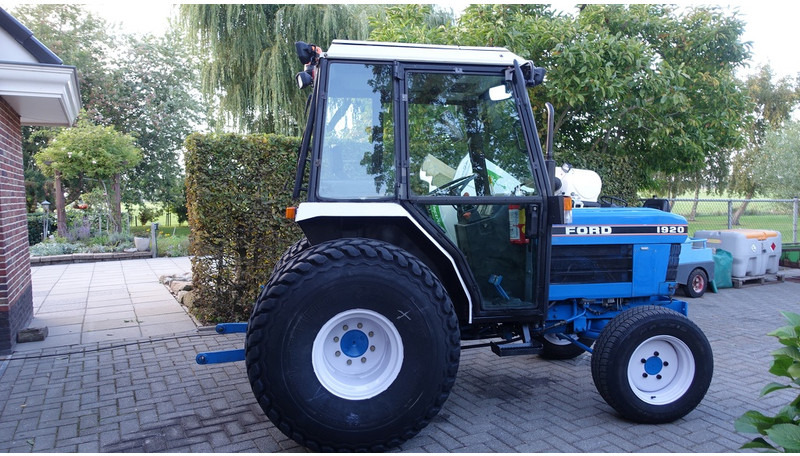 Ford 1920 4x4 - Traktor: foto 3 Ford 1920 4x4 - Traktor: foto 3