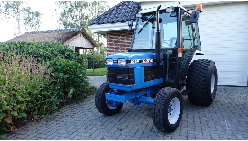 Ford 1920 4x4 - Traktor: foto 1 Ford 1920 4x4 - Traktor: foto 1