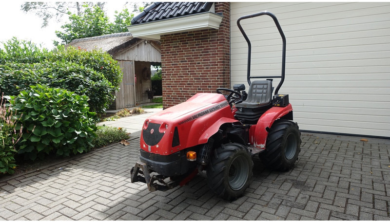 Valdapana 1225HST - Traktor: foto 1 Valdapana 1225HST - Traktor: foto 1