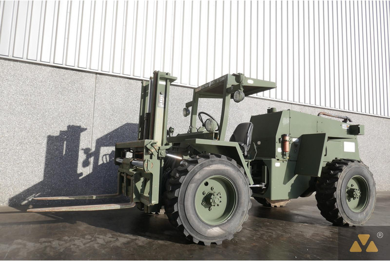 Case M4K Ex-army - Ngarkues me pirun për terren të ashpër: foto 3 Case M4K Ex-army - Ngarkues me pirun për terren të ashpër: foto 3