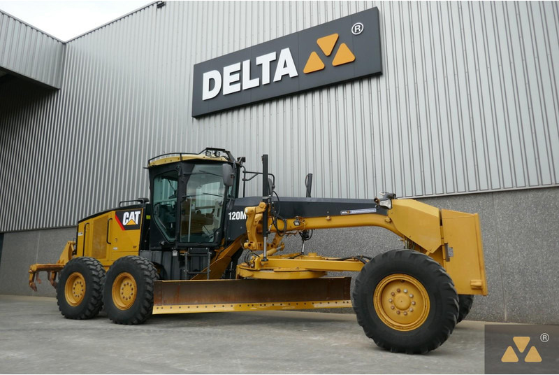 Caterpillar 120M - Makinë niveluese: foto 3 Caterpillar 120M - Makinë niveluese: foto 3