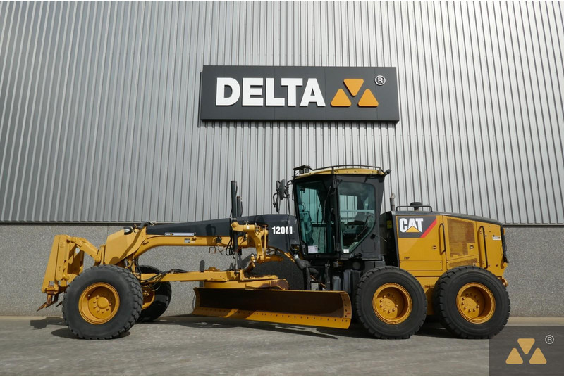 Caterpillar 120M - Makinë niveluese: foto 1 Caterpillar 120M - Makinë niveluese: foto 1