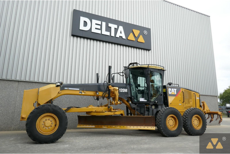 Caterpillar 120M - Makinë niveluese: foto 4 Caterpillar 120M - Makinë niveluese: foto 4