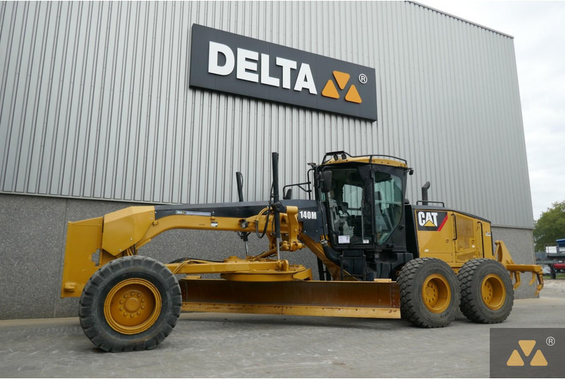 Caterpillar 140M - Makinë niveluese: foto 4 Caterpillar 140M - Makinë niveluese: foto 4