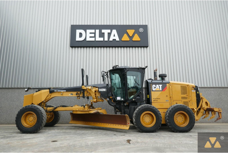 Caterpillar 140M2 - Makinë niveluese: foto 1 Caterpillar 140M2 - Makinë niveluese: foto 1
