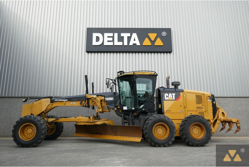 Caterpillar 140M2 - Makinë niveluese: foto 1 Caterpillar 140M2 - Makinë niveluese: foto 1