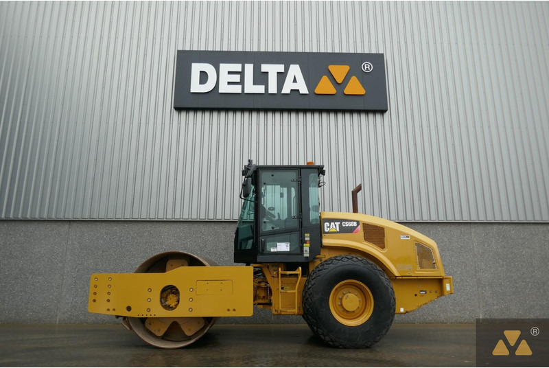 Caterpillar CS68B - Rul: foto 1 Caterpillar CS68B - Rul: foto 1