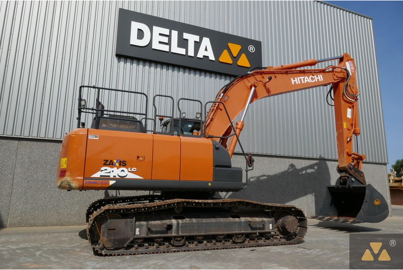 Hitachi ZX210LC-6 - Ekskavator me zinxhirë: foto 5 Hitachi ZX210LC-6 - Ekskavator me zinxhirë: foto 5