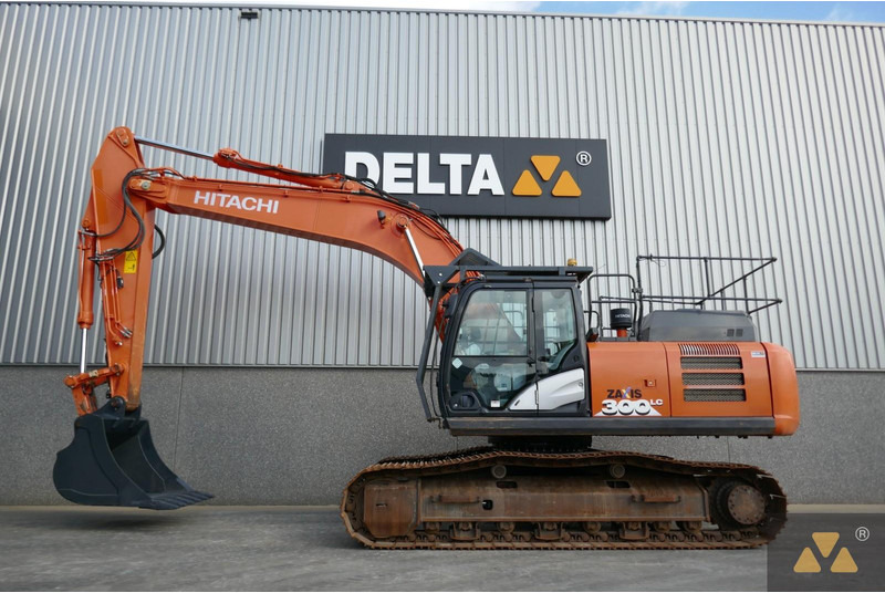 Hitachi ZX300LC-6 - Ekskavator me zinxhirë: foto 1 Hitachi ZX300LC-6 - Ekskavator me zinxhirë: foto 1