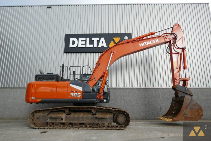 Hitachi ZX300LC-7 - Ekskavator me zinxhirë: foto 2 Hitachi ZX300LC-7 - Ekskavator me zinxhirë: foto 2