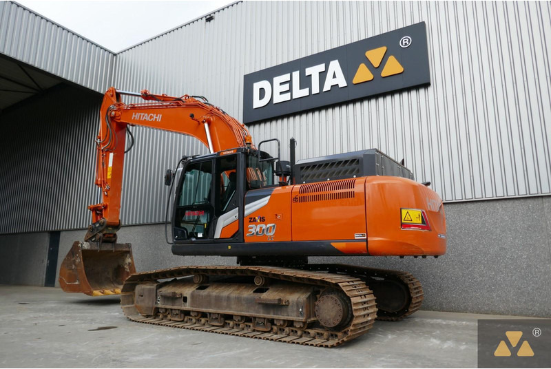 Hitachi ZX300LC-7 - Ekskavator me zinxhirë: foto 4 Hitachi ZX300LC-7 - Ekskavator me zinxhirë: foto 4