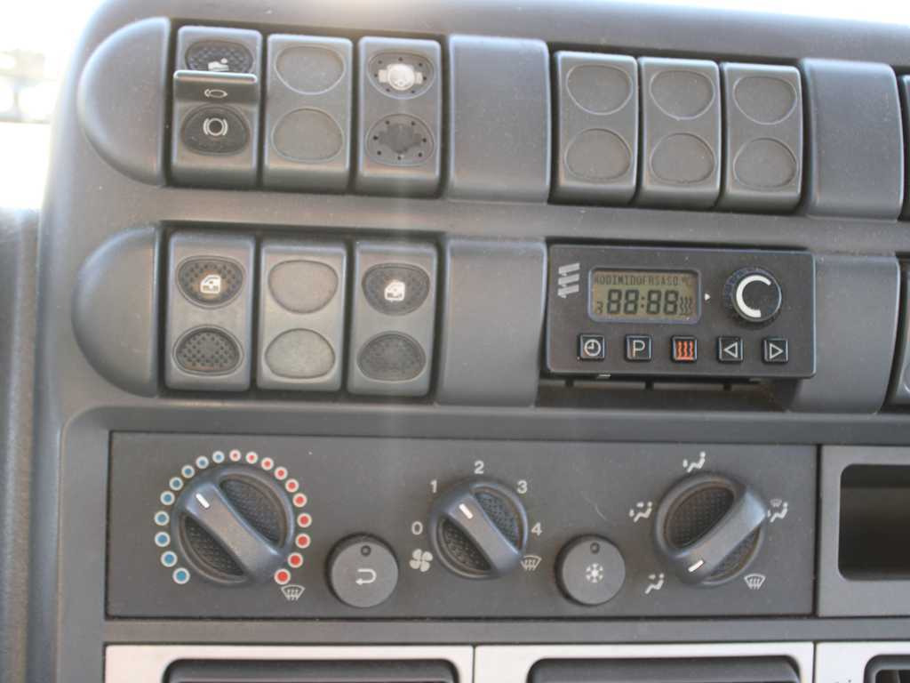 Lizingu i  Iveco EUROCARGO 120E25, EURO 5, SIDE BOARD, HYDRAULIC FRONT Iveco EUROCARGO 120E25, EURO 5, SIDE BOARD, HYDRAULIC FRONT: foto 13