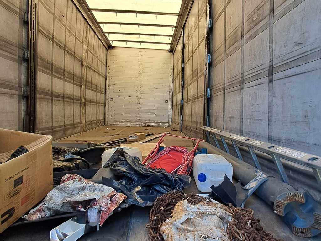 Mercedes-Benz Actros 2542, 6X2 + PANAV TVK18M - Kamion me tendë: foto 4 Mercedes-Benz Actros 2542, 6X2 + PANAV TVK18M - Kamion me tendë: foto 4