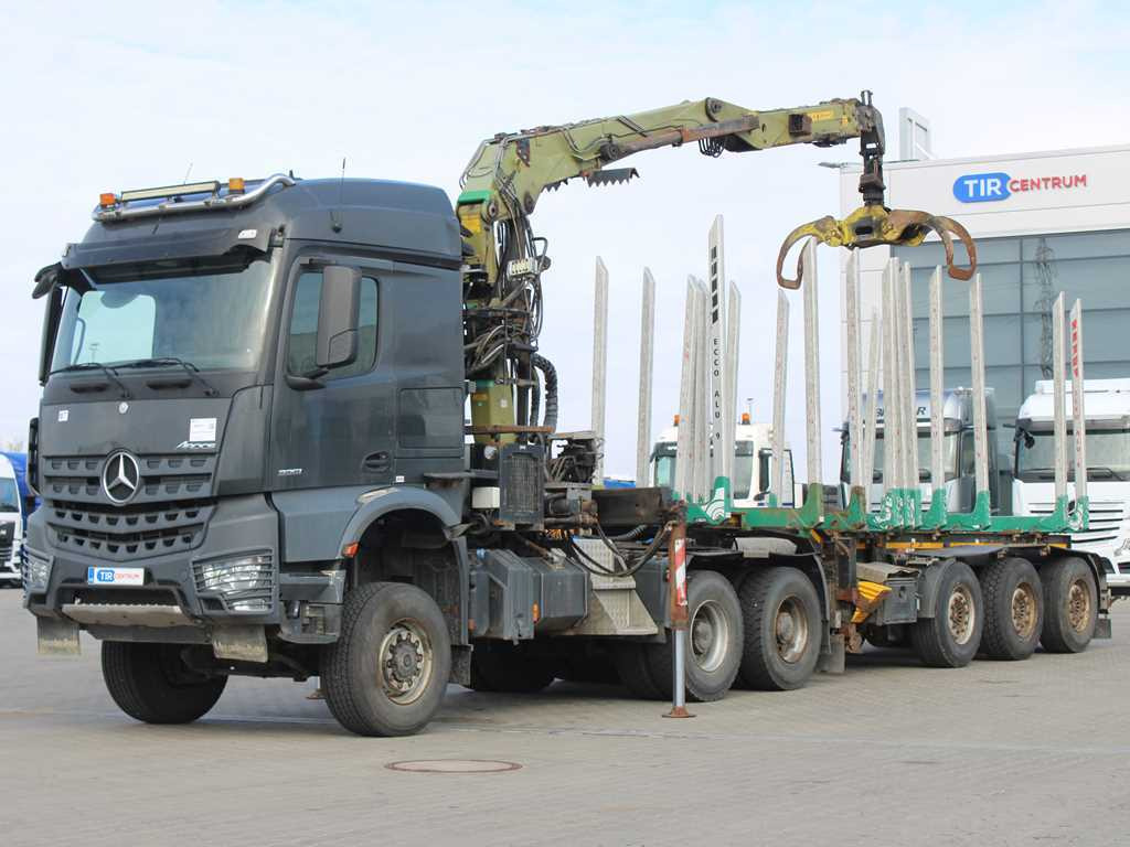Mercedes-Benz Arocs 3351, 6x6, HYDRAULIC ARM LOGLIFT ET450, TIRES 80% + DOLL (2017) - Kamion për transport druri, Kamion me vinç: foto 1 Mercedes-Benz Arocs 3351, 6x6, HYDRAULIC ARM LOGLIFT ET450, TIRES 80% + DOLL (2017) - Kamion për transport druri, Kamion me vinç: foto 1