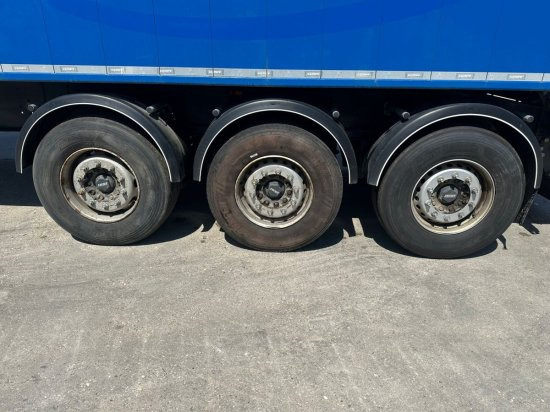 Kempf SKM 39 Alu-Kastenmulde 55m³ Rollplane - Gjysmë rimorkio vetëshkarkuese: foto 4 Kempf SKM 39 Alu-Kastenmulde 55m³ Rollplane - Gjysmë rimorkio vetëshkarkuese: foto 4