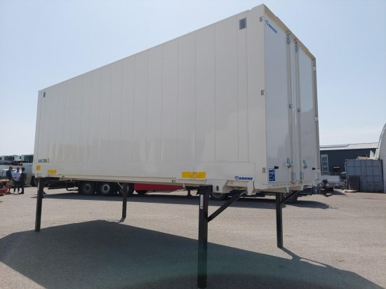 Krone DryBox Koffer 5 Stück verfügbar 7,45 Meter Gesamtlänge - Transportjer kontejnerësh/ Rimorkio me karroceri të çmontueshme: foto 2 Krone DryBox Koffer 5 Stück verfügbar 7,45 Meter Gesamtlänge - Transportjer kontejnerësh/ Rimorkio me karroceri të çmontueshme: foto 2