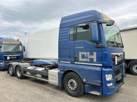 MAN TGX 26.440 XLX 6x2 Liftachse, Euro 6, Retarder, Motorschaden engine damage! - Transportjer kontejnerësh/ Kamion me karroceri të çmontueshme: foto 1 MAN TGX 26.440 XLX 6x2 Liftachse, Euro 6, Retarder, Motorschaden engine damage! - Transportjer kontejnerësh/ Kamion me karroceri të çmontueshme: foto 1