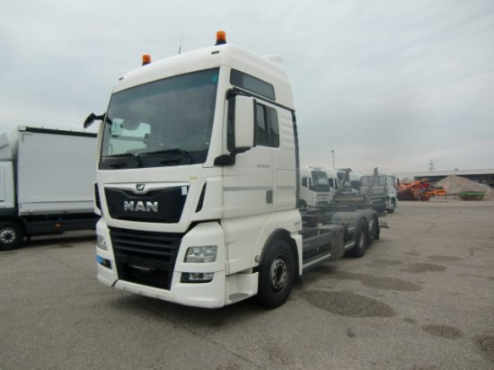 MAN TGX 26.460 XXL 6x2 Liftachse Euro 6 Unterfaltbühne - Transportjer kontejnerësh/ Kamion me karroceri të çmontueshme: foto 1 MAN TGX 26.460 XXL 6x2 Liftachse Euro 6 Unterfaltbühne - Transportjer kontejnerësh/ Kamion me karroceri të çmontueshme: foto 1