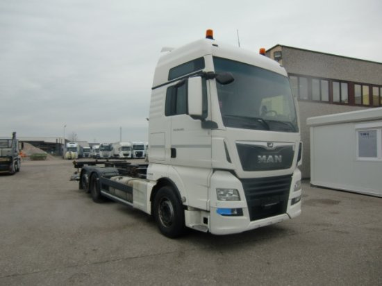 MAN TGX 26.460 XXL 6x2 Liftachse Euro 6 Unterfaltbühne - Transportjer kontejnerësh/ Kamion me karroceri të çmontueshme: foto 3 MAN TGX 26.460 XXL 6x2 Liftachse Euro 6 Unterfaltbühne - Transportjer kontejnerësh/ Kamion me karroceri të çmontueshme: foto 3