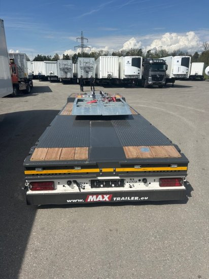 Maxtrailer 600 Tieflader 3-achs Luftgefedert, Elektroaggregat für Rampen - Rimorkio me plan ngarkimi të ulët: foto 3 Maxtrailer 600 Tieflader 3-achs Luftgefedert, Elektroaggregat für Rampen - Rimorkio me plan ngarkimi të ulët: foto 3