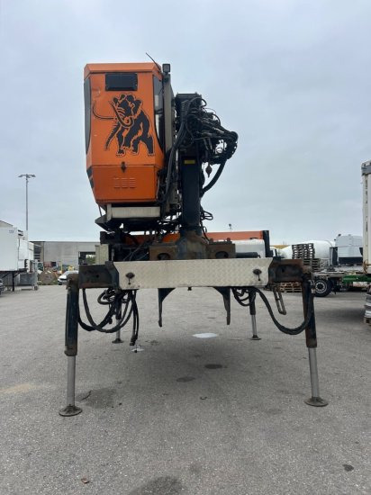 Plateau-Wechselpritsche mit Loglift 140S inkl. Rotator und Greifer - Transportjer kontejnerësh/ Rimorkio me karroceri të çmontueshme: foto 5 Plateau-Wechselpritsche mit Loglift 140S inkl. Rotator und Greifer - Transportjer kontejnerësh/ Rimorkio me karroceri të çmontueshme: foto 5